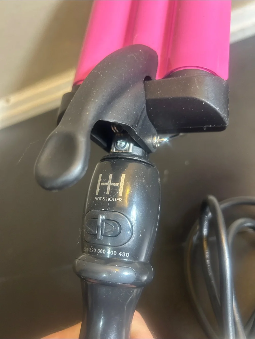 Hot & Hotter 3 Barrel Waver Curling Iron 1 Inch, 1 Count, Black & Pink
